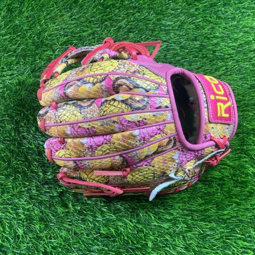 11.5 inch Limited Edition, panaderia glove with pink palm, right hand thrower, kip leather, and i web.