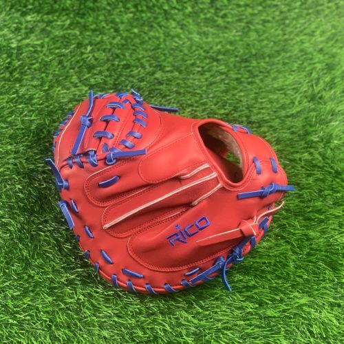 32.5 inch Flash glove catchers mitt, right hand thrower, red, with royal blue laces.