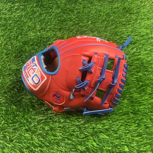 9.5 inch Flash Infield Training Glove, adult/teen wrist opening, right hand thrower, red, with royal blue laces.