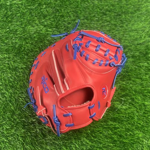 32.5 inch Flash glove catchers mitt, right hand thrower,  red, with royal blue laces.