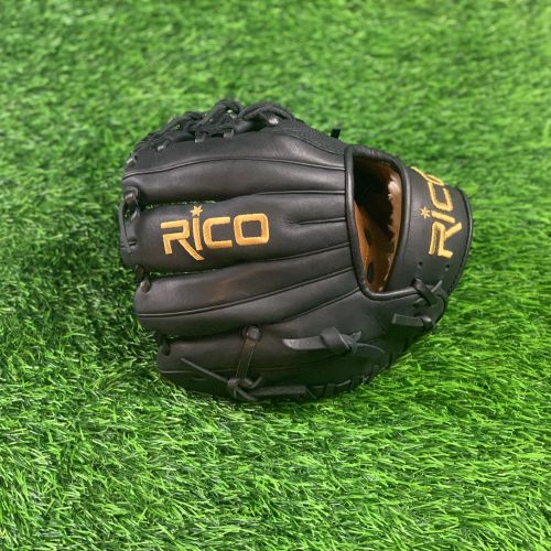 9.5 inch Flash Infield Training Glove, adult/teen wrist opening, right hand thrower, black color with gold embroidery.